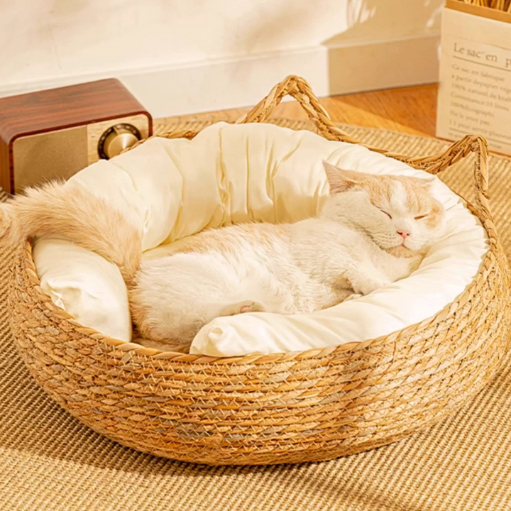 Traditional Farmhouse Round Reed Cotton Rope Cat Bed For Bedroom