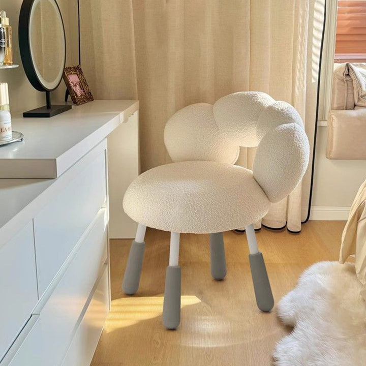 Modern Minimalist Petal-Shaped Sherpa Fabric PP Silicone Vanity Stool Backrest Armless For Bedroom