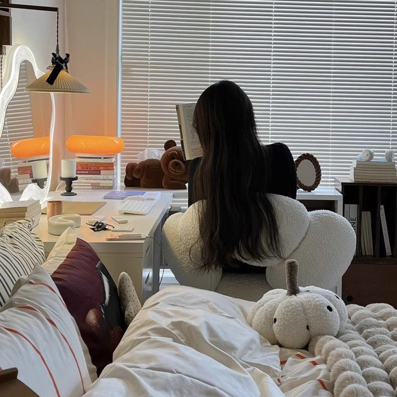 Modern Minimalist Petal-Shaped Lambswool PP Silicone Vanity Stool Backrest Armless For Bedroom