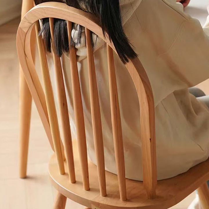 Silla de comedor de madera maciza curva nórdica contemporánea con respaldo sin brazos para comedor y cocina 