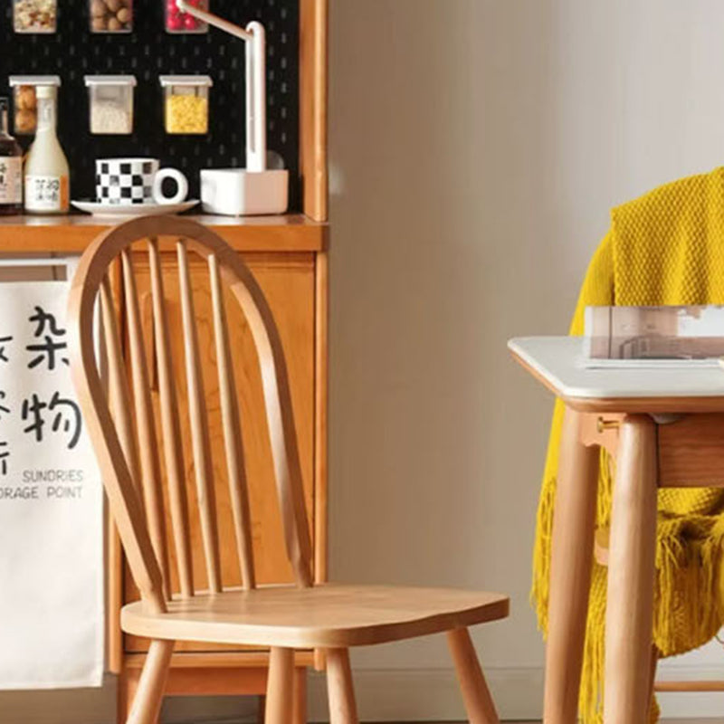Silla de comedor de madera maciza curva nórdica contemporánea con respaldo sin brazos para comedor y cocina 