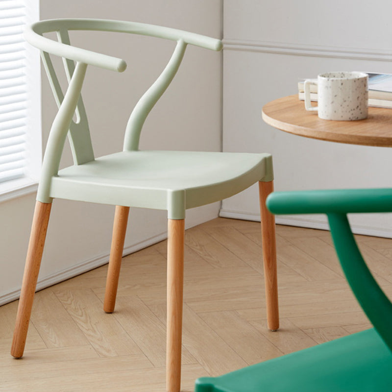Chaise de salle à manger moderne minimaliste incurvée en PP et bois de hêtre, sans accoudoirs, pour salle à manger et cuisine 