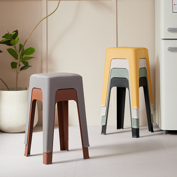 Chaise de salle à manger empilable rectangulaire moderne minimaliste en cuir PU et PP, sans dossier ni accoudoirs, pour salle à manger et cuisine 