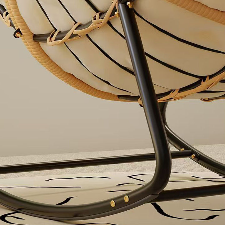 Moderner minimalistischer Schaukelstuhl mit geschwungener Vogelnest-Form aus Kohlenstoffstahl, Leinenmischgewebe, synthetischem Stoff und PE-Rattan, mit Rückenlehne, ohne Armlehnen, für das Wohnzimmer 