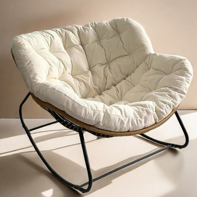 Moderner minimalistischer Schaukelstuhl mit geschwungener Vogelnest-Form aus Kohlenstoffstahl, Leinenmischgewebe, synthetischem Stoff und PE-Rattan, mit Rückenlehne, ohne Armlehnen, für das Wohnzimmer 