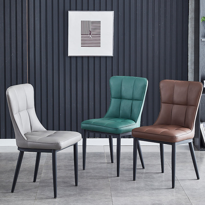 Silla de comedor de lujo contemporáneo rectangular de cuero PU de acero al carbono con respaldo sin brazos para comedor y cocina 