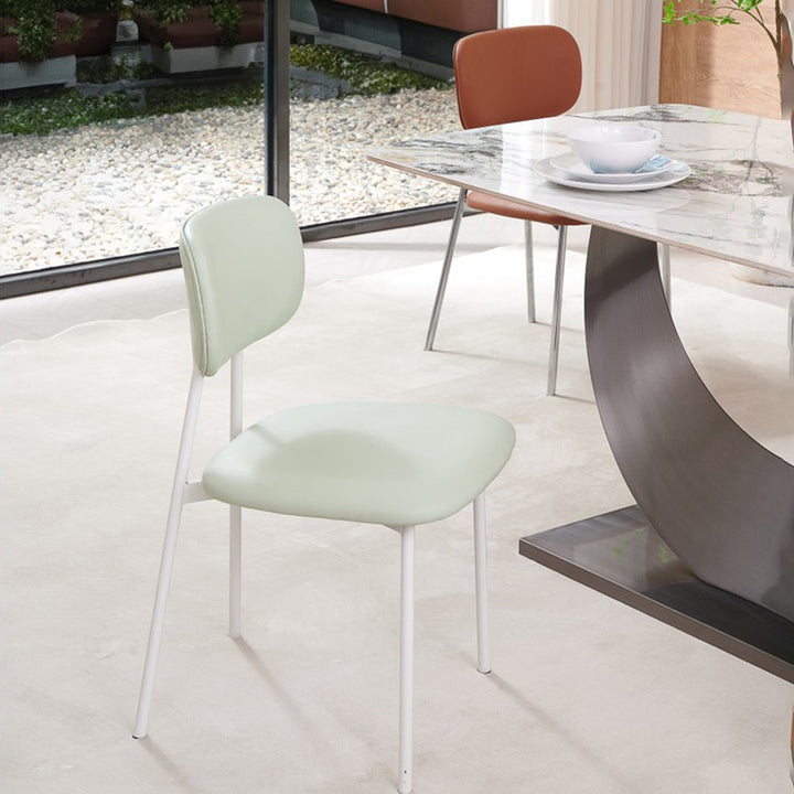 Chaise de salle à manger contemporaine nordique rectangulaire triangulaire en cuir microfibre et acier au carbone, sans accoudoirs, avec dossier, pour salle à manger et cuisine 