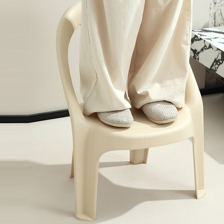Tabouret bas empilable pour enfants en PP, moderne, minimaliste et courbé, sans dossier ni accoudoirs, pour salon 