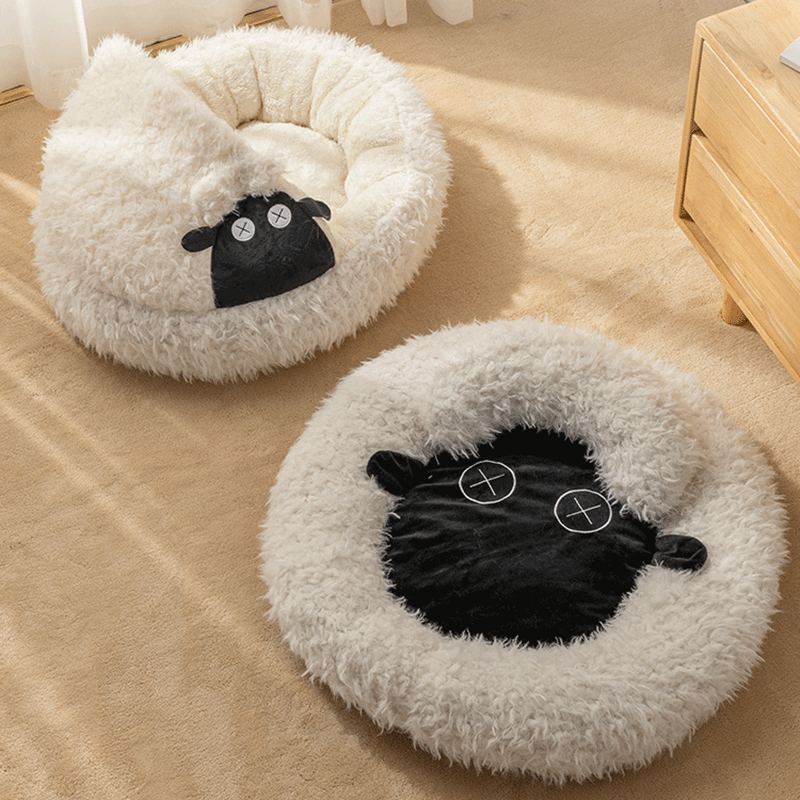 Zeitgenössisches kreatives rundes Lamm-Design Plüsch Anti-Rutsch gepunktetes Stoff-Katzenbett mit Spielzeugball für das Schlafzimmer 
