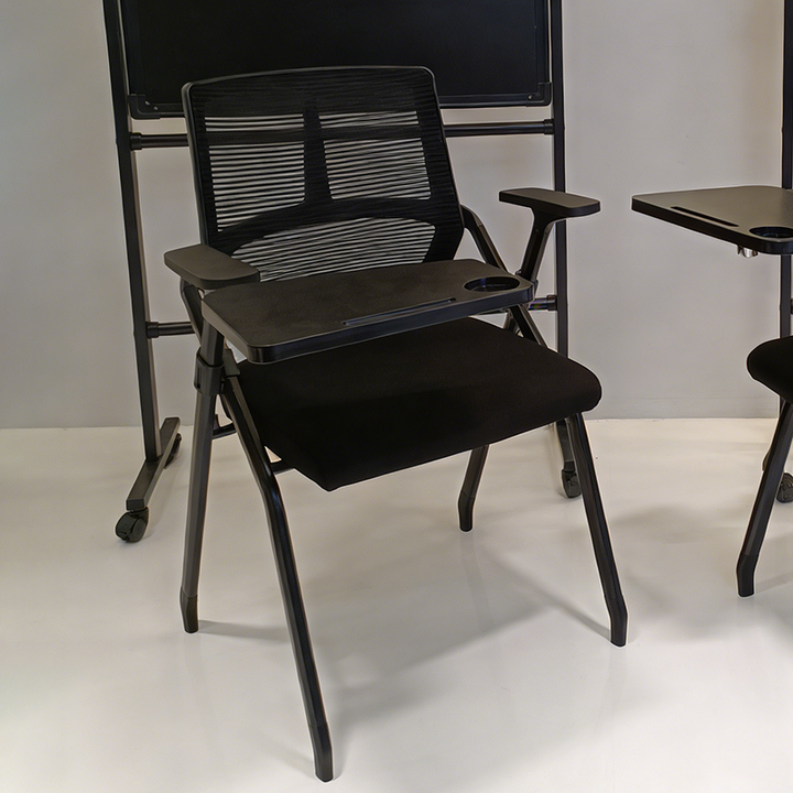 Moderner ergonomischer klappbarer Schulungsstuhl mit 180°-Tablettarmlehne – rechteckiger stapelbarer Schreibtischstuhl mit hochklappbarem Sitz und atmungsaktiver Netzrückenlehne für das Homeoffice 