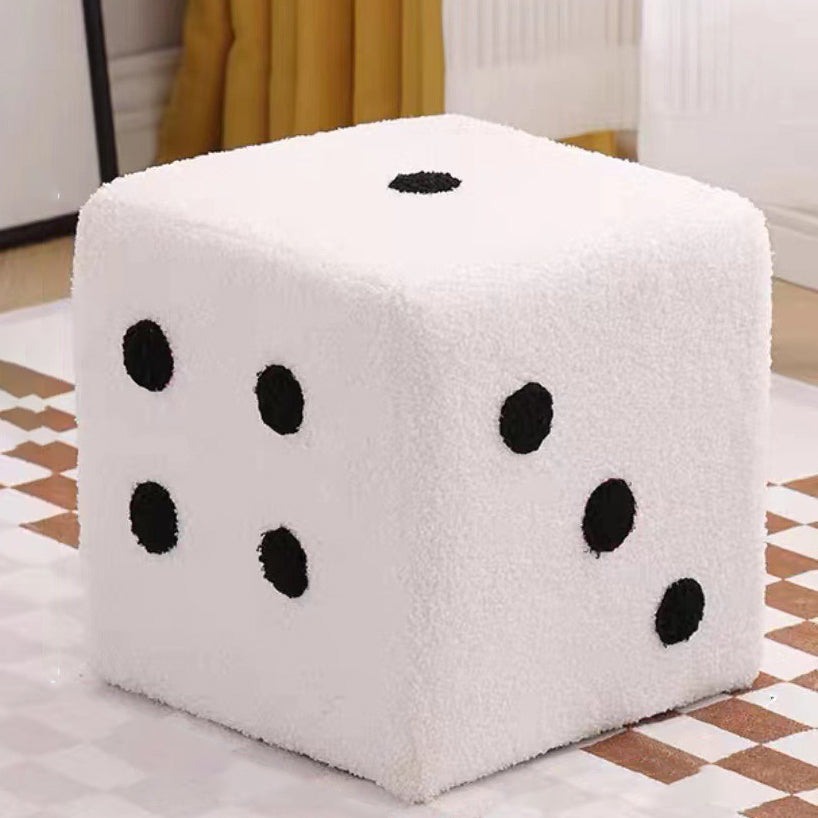 Taburete bajo contemporáneo de sherpa creativo y cubo de madera maciza en forma de dado con almohadillas antideslizantes para dormitorio y sala de estar 