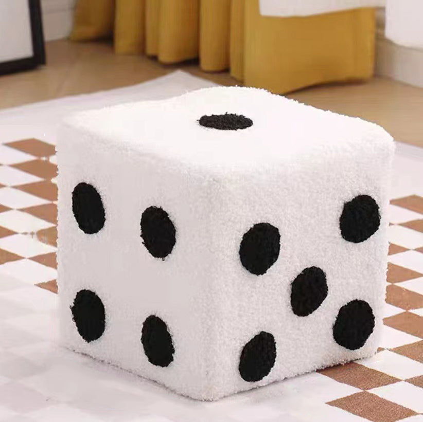 Taburete bajo contemporáneo de sherpa creativo y cubo de madera maciza en forma de dado con almohadillas antideslizantes para dormitorio y sala de estar 