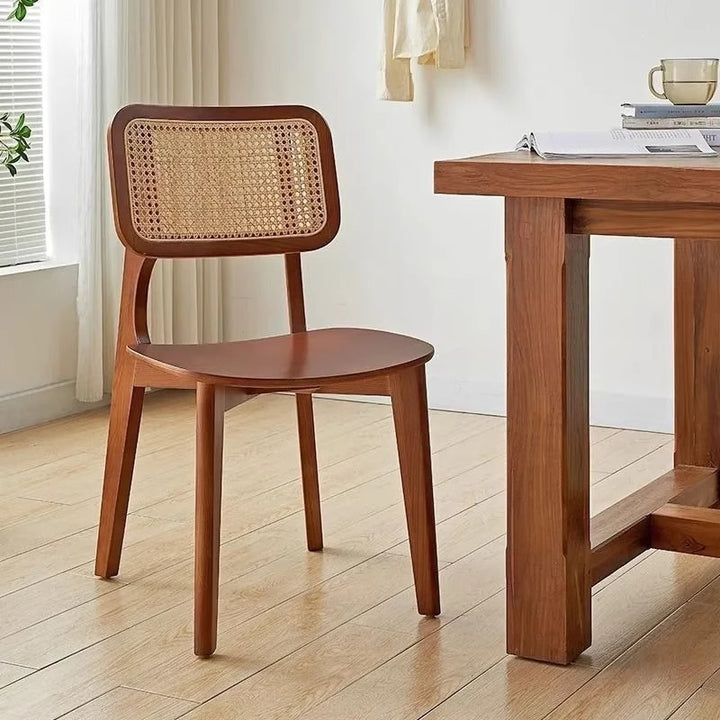 Zeitgenössischer nordischer Esszimmerstuhl aus massivem Holz und Rattan mit Rückenlehne für Esszimmer 