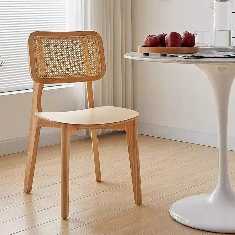 Zeitgenössischer nordischer Esszimmerstuhl aus massivem Holz und Rattan mit Rückenlehne für Esszimmer 