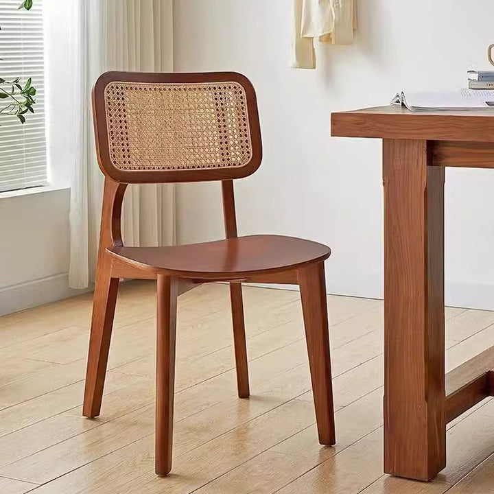 Zeitgenössischer nordischer Esszimmerstuhl aus massivem Holz und Rattan mit Rückenlehne für Esszimmer 