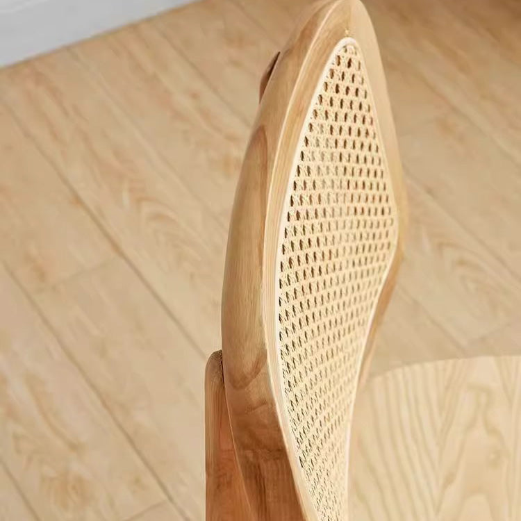 Zeitgenössischer nordischer Esszimmerstuhl aus massivem Holz und Rattan mit Rückenlehne für Esszimmer 