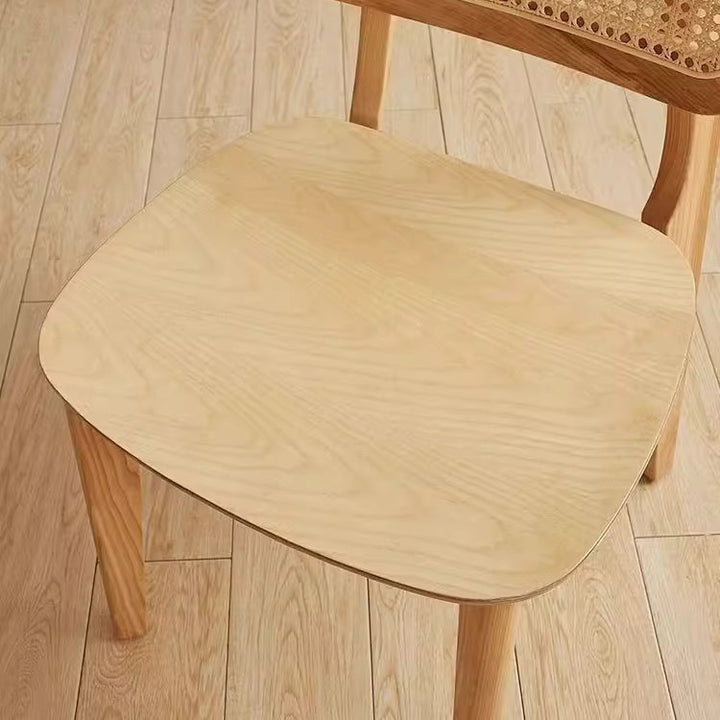 Zeitgenössischer nordischer Esszimmerstuhl aus massivem Holz und Rattan mit Rückenlehne für Esszimmer 