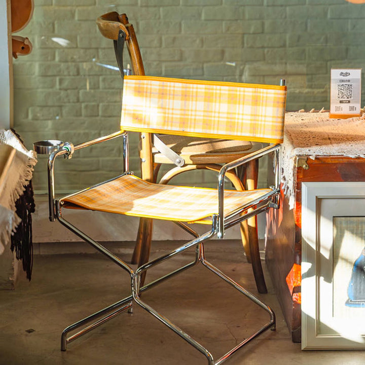Art Deco-inspirierter geflochtener faltbarer Regiestuhl - Retro-Karo-Stoff tragbarer Akzentstuhl für die Terrasse im Freien 