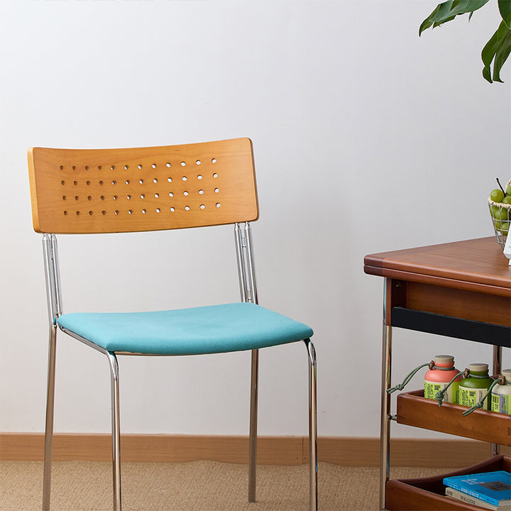 Traditioneller stapelbarer Esszimmerstuhl im Vintage-Stil mit quadratischer Rückenlehne aus Eisen, Sperrholz und Stoff für das Esszimmer 