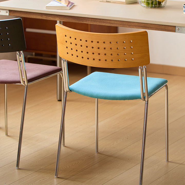 Traditioneller stapelbarer Esszimmerstuhl im Vintage-Stil mit quadratischer Rückenlehne aus Eisen, Sperrholz und Stoff für das Esszimmer 