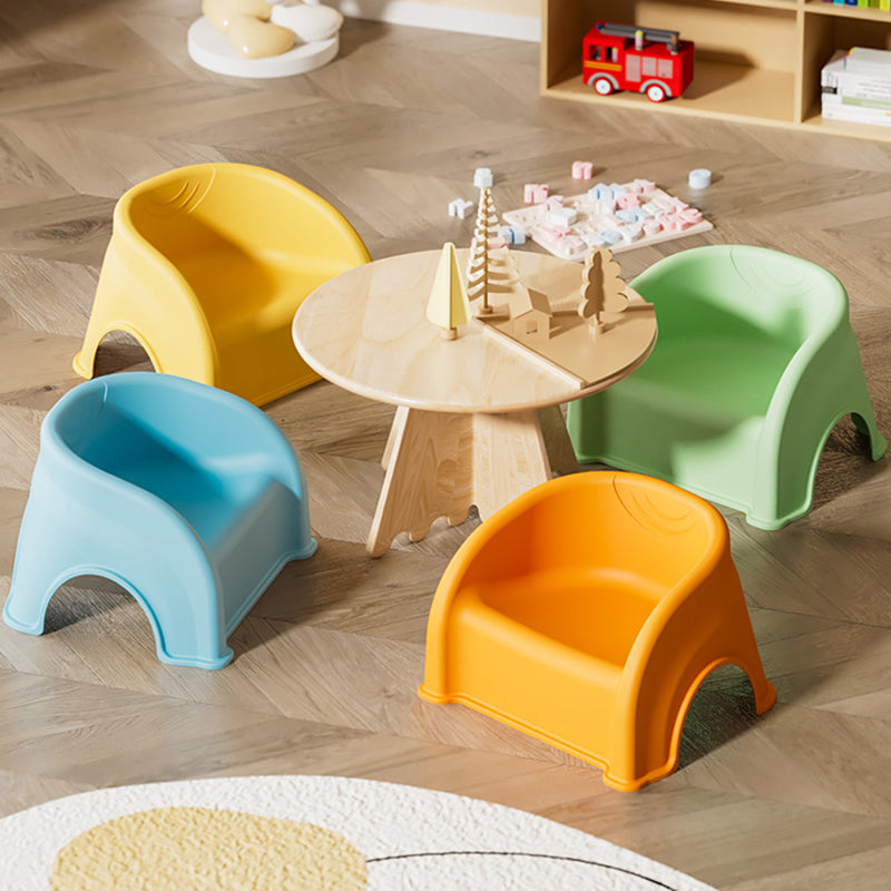 Tabouret bas empilable avec dossier et accoudoirs en PP rond créatif contemporain pour enfants, pour salon et chambre 