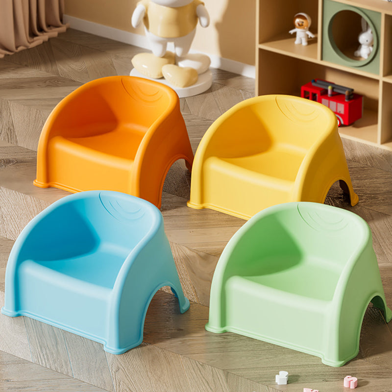 Tabouret bas empilable avec dossier et accoudoirs en PP rond créatif contemporain pour enfants, pour salon et chambre 