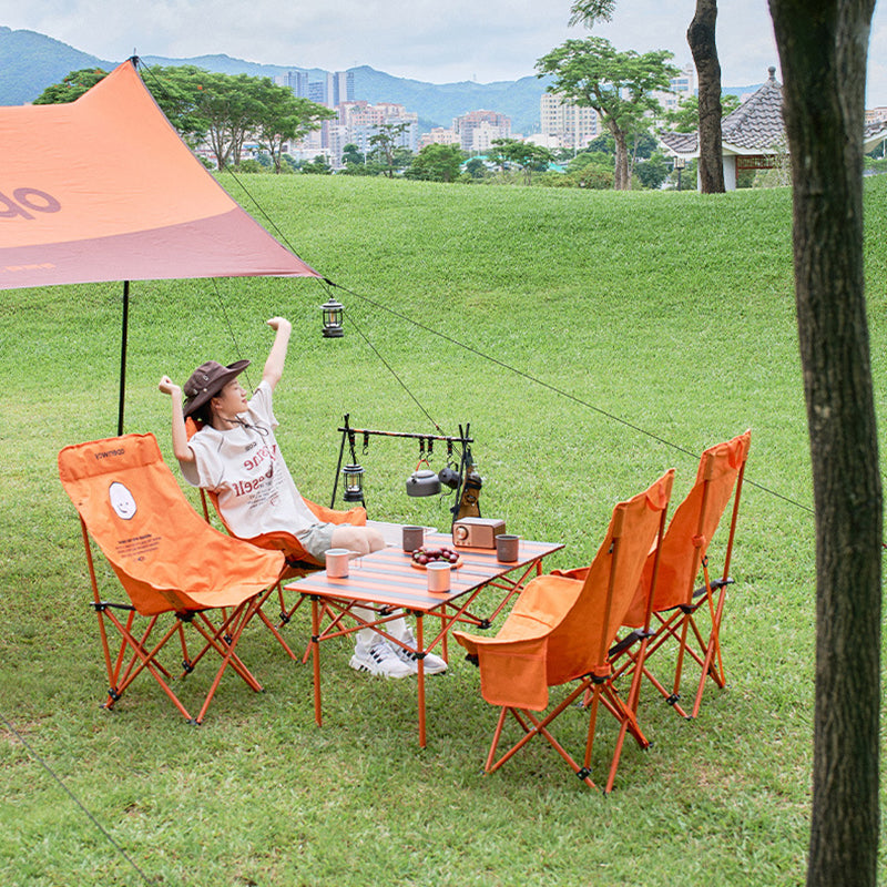 Moderner minimalistischer rechteckiger Campingstuhl aus Kohlenstoffstahl und Oxford-Gewebe mit faltbarer Rückenlehne für den Außenbereich 