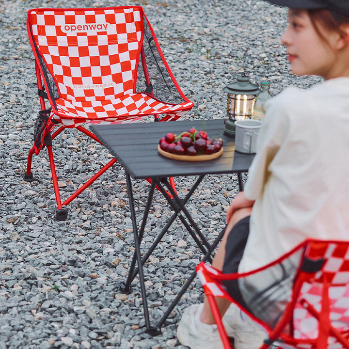 Moderner minimalistischer quadratischer Campingstuhl aus Kohlenstoffstahl und Oxford-Stoff mit faltbarer Rückenlehne, farbenfroh für den Außenbereich 