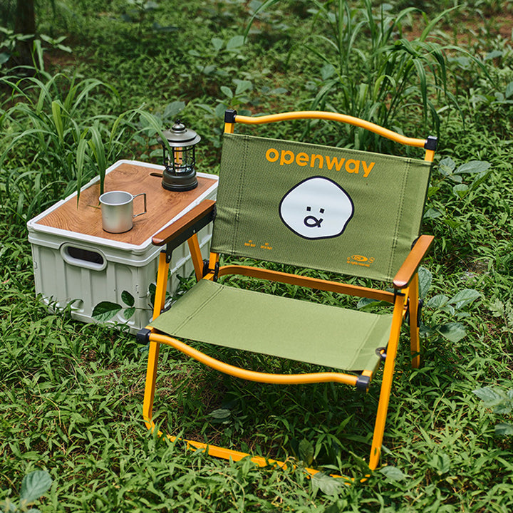 Moderner minimalistischer quadratischer Oxford-Stoff-Kohlenstoffstahl-Walnussholz-Lehnen-Armlehnen-klappbarer Campingstuhl für den Außenbereich 