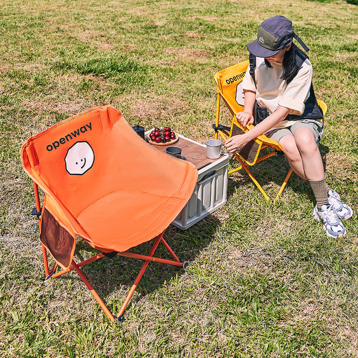 Moderner minimalistischer quadratischer Oxford-Stoff-Kohlenstoffstahl-Smiley-Gesichter-Serie-Rückenlehnen-Falt-Campingstuhl für den Außenbereich 