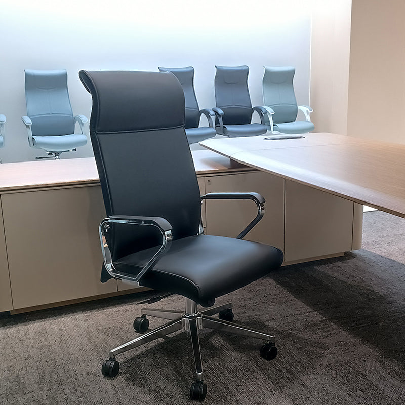 Moderner minimalistischer Schreibtischstuhl mit hoher Rückenlehne: Kunstleder – ergonomischer Bürostuhl fürs Homeoffice 
