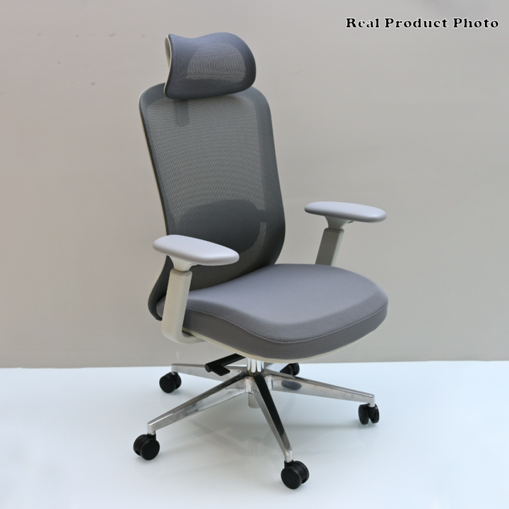 Moderner minimalistischer Bürostuhl mit hoher Rückenlehne und atmungsaktivem Netzgewebe: Verstellbare Lordosenstütze – ergonomischer Schreibtischstuhl fürs Homeoffice 