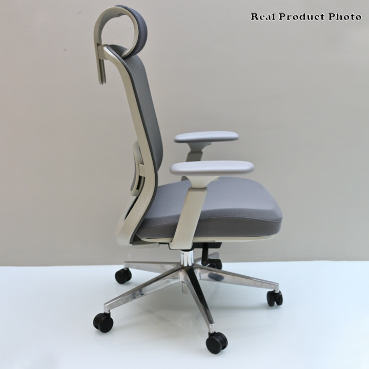 Moderner minimalistischer Bürostuhl mit hoher Rückenlehne und atmungsaktivem Netzgewebe: Verstellbare Lordosenstütze – ergonomischer Schreibtischstuhl fürs Homeoffice 