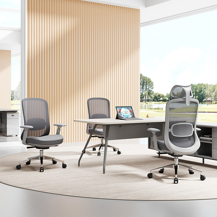 Moderner minimalistischer Bürostuhl mit hoher Rückenlehne und atmungsaktivem Netzgewebe: Verstellbare Lordosenstütze – ergonomischer Schreibtischstuhl fürs Homeoffice 