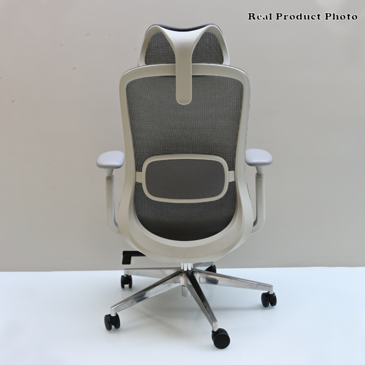 Moderner minimalistischer Bürostuhl mit hoher Rückenlehne und atmungsaktivem Netzgewebe: Verstellbare Lordosenstütze – ergonomischer Schreibtischstuhl fürs Homeoffice 