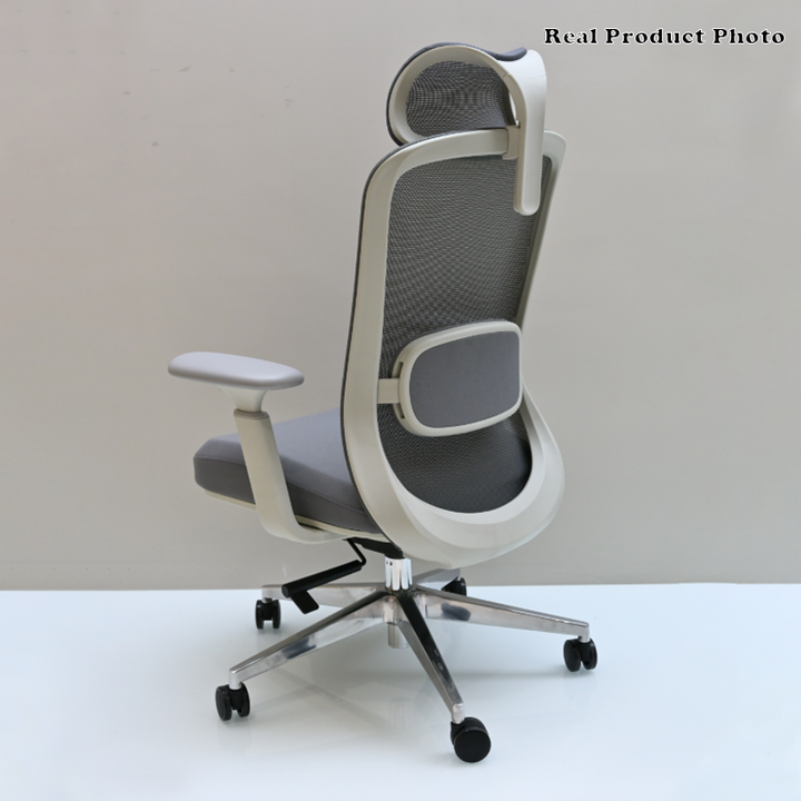 Moderner minimalistischer Bürostuhl mit hoher Rückenlehne und atmungsaktivem Netzgewebe: Verstellbare Lordosenstütze – ergonomischer Schreibtischstuhl fürs Homeoffice 