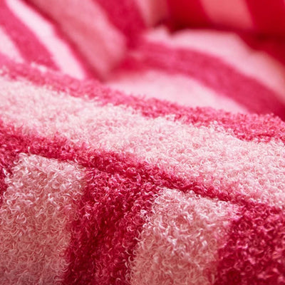 Modern Minimalist Curved Lambswool EPS Accent Chair Backrest Armrest For Living Room