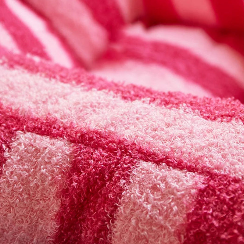 Modern Minimalist Curved Lambswool EPS Accent Chair Backrest Armrest For Living Room