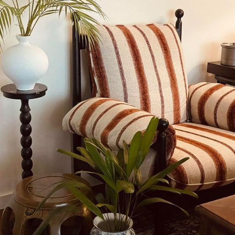 Modern Minimalist Curved Solid Wood Velvet Cotton Accent Chair Backrest Armrest Durable For Living Room