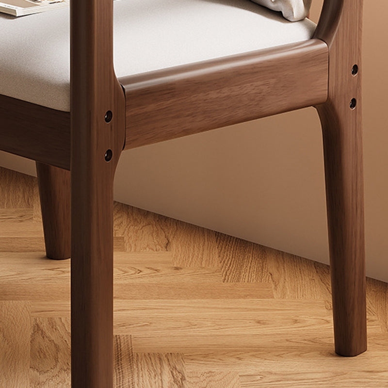 Moderner minimalistischer rechteckiger Esszimmerstuhl aus Kautschukholz mit Kunstfaserbezug und Schwammpolsterung, mit Rückenlehne und Armlehnen, für das Esszimmer 
