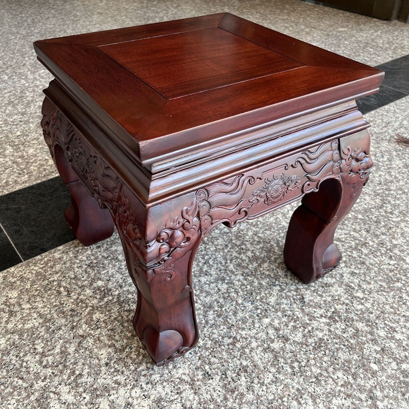 Tabouret traditionnel vintage carré en bois massif avec motif sculpté pour salon 