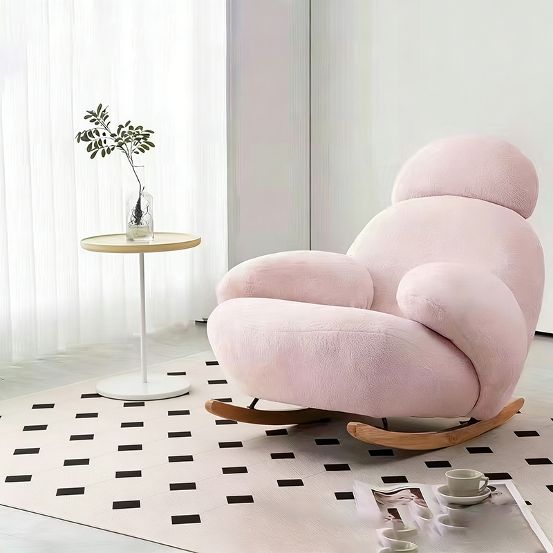 Silla mecedora de madera maciza con respaldo y apoyabrazos, tapizada en sherpa curvada de estilo minimalista moderno para sala de estar 
