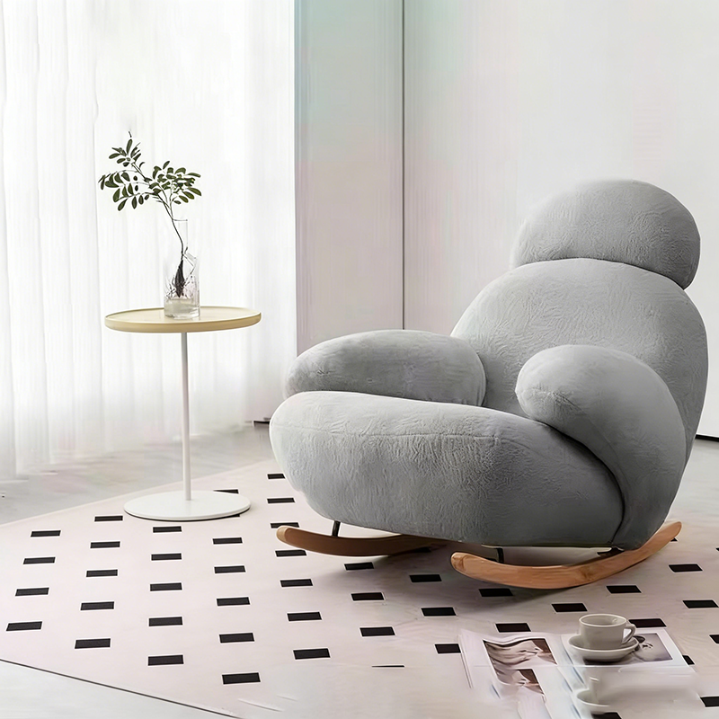 Silla mecedora de madera maciza con respaldo y apoyabrazos, tapizada en sherpa curvada de estilo minimalista moderno para sala de estar 
