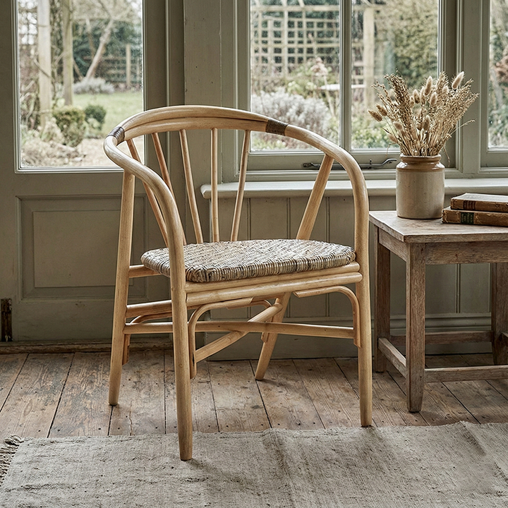 Fauteuil d'appoint bohème contemporain - Rotin indonésien premium : savoir-faire tressé à la main, texture naturelle du rotin, durable et doux pour la peau pour le salon et la chambre 