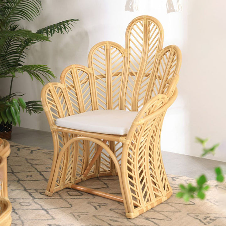 Chaise d’appoint artisanale en rotin indonésien - Boho, tissée à la main et confortable et respirante pour salon et chambre à coucher 
