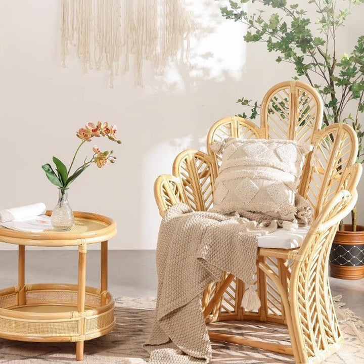 Handgefertigter indonesischer Rattan-Akzentstuhl - Boho handgewebt und atmungsaktiver Komfort für Wohnzimmer &amp; Schlafzimmer 