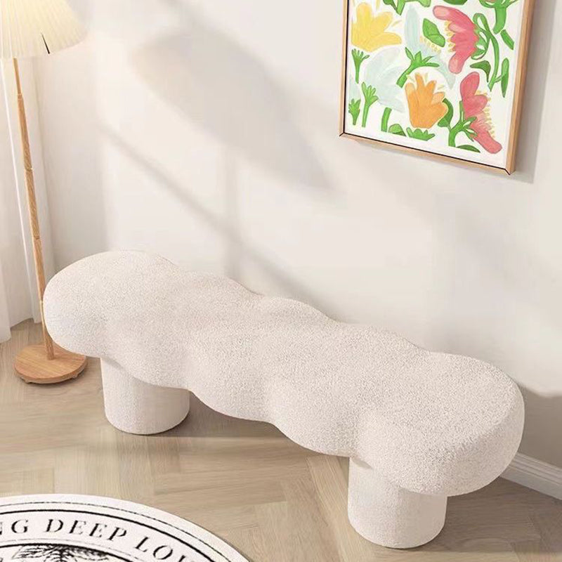 Banc rectangulaire en bois massif avec revêtement en laine d’agneau nordique contemporain pour salon 