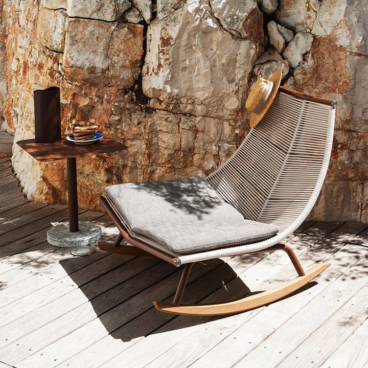 Chaise à bascule rectangulaire contemporaine en rotin PE nordique et bois de teck, dossier, en tissu imperméable, pour salon et extérieur 