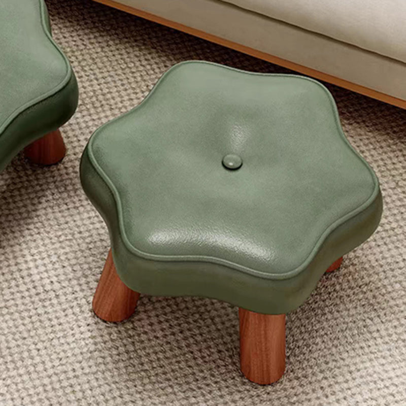 Moderner nordischer niedriger Hocker in Blumenform aus PU-Leder und Kiefernholz für das Wohnzimmer 