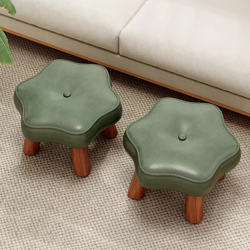 Moderner nordischer niedriger Hocker in Blumenform aus PU-Leder und Kiefernholz für das Wohnzimmer 